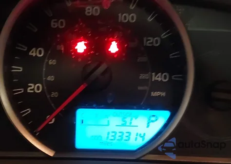 2013 Toyota Rav4 Xle z USA, uszkodzony, nr VIN JTMRFREV4D5008349